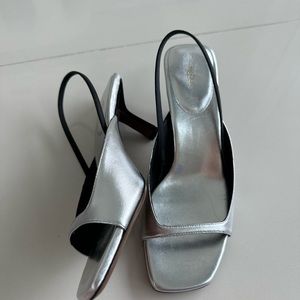 Neous NWT size 7 heels